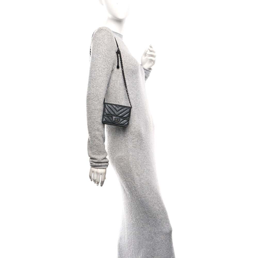 Chanel Aged Calfskin Chevron Quilted #253518C19B - Picture 2 of 13